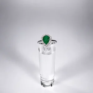 Anillo Esmeralda Corte Pera Halo Clásico