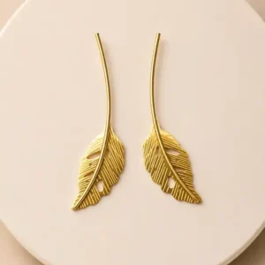 Aretes Dorados Trepador Hoja Calada