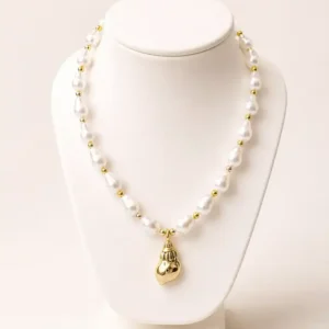 Collar Dorado Perlas Barrocas con Caracola
