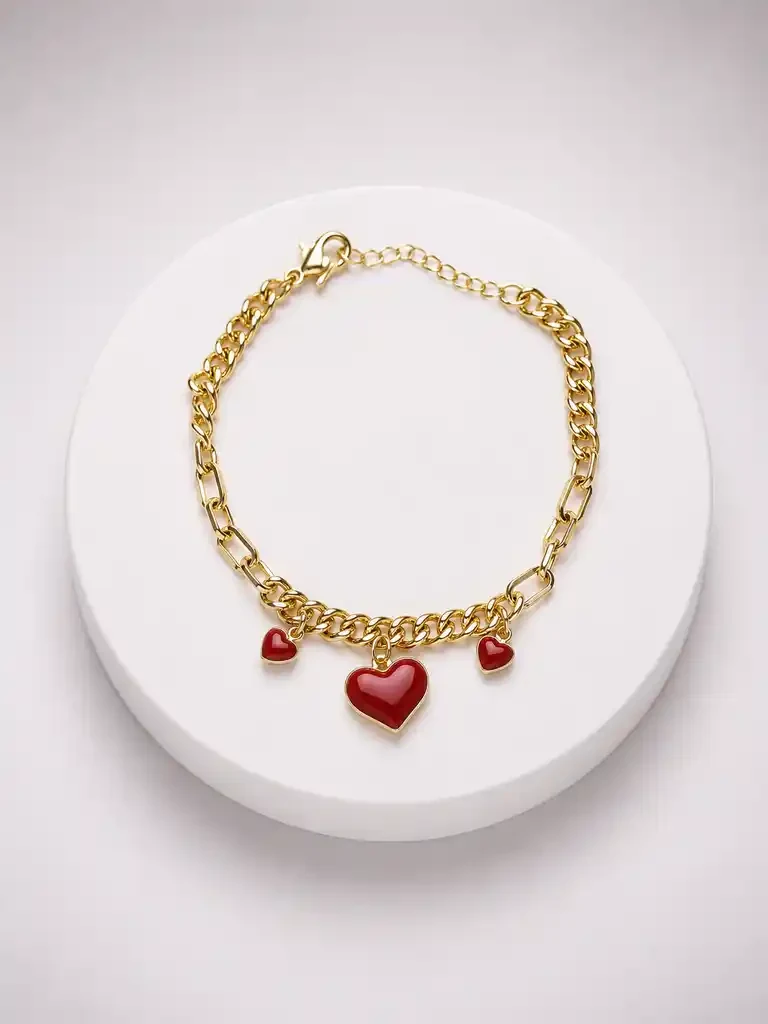 Pulsera Dorada Barbada Tres Corazones Rojos
